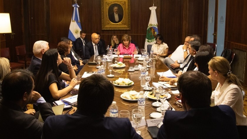 A horas de jurar como senadora, Bullrich dijo que va a estudiar la transparencia de la AFA 