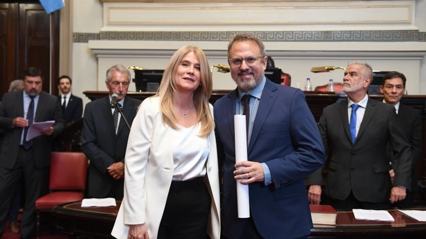 Juraron los senadores bonaerenses: Katopodis y Valenzuela pidieron licencia