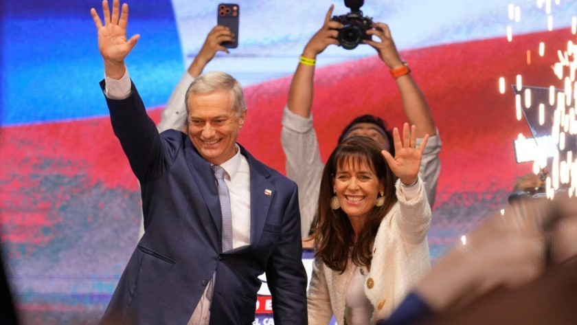 Elecciones en Chile: Kast logra un contundente triunfo sobre la comunista Jara 