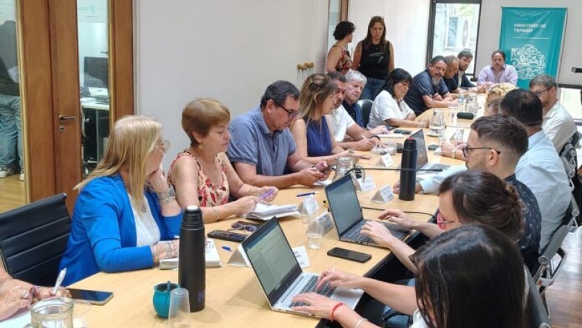 Paritarias en Provincia: Los estatales recibirán un 3% de aumento salarial en febrero