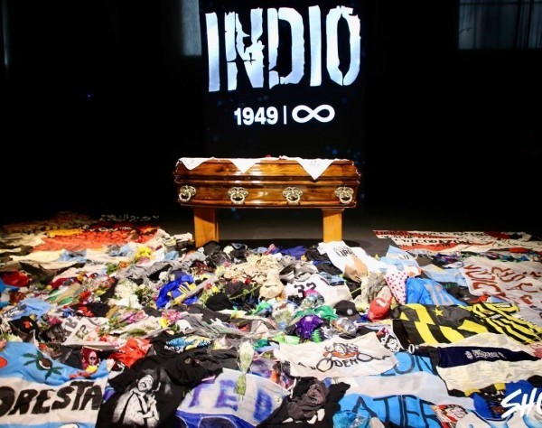 Terminó el sepelio: Setenta cuadras de fila para despedir al Indio Solari en Avellaneda