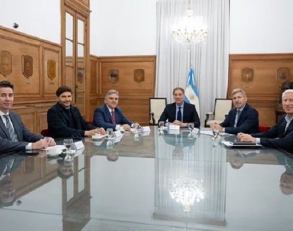 Santilli recibió a gobernadores de la zona Centro: infraestructura vial y energética