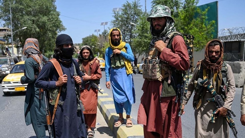 Escenas de pánico y huidas de Kabul tras la toma del poder de los talibanes